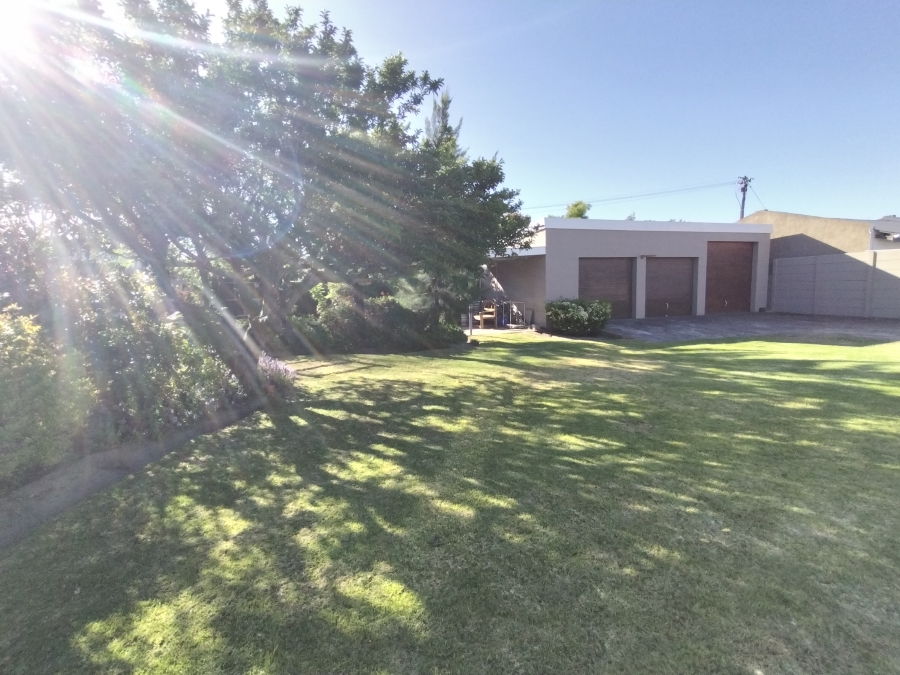 To Let 4 Bedroom Property for Rent in Brandwag Western Cape